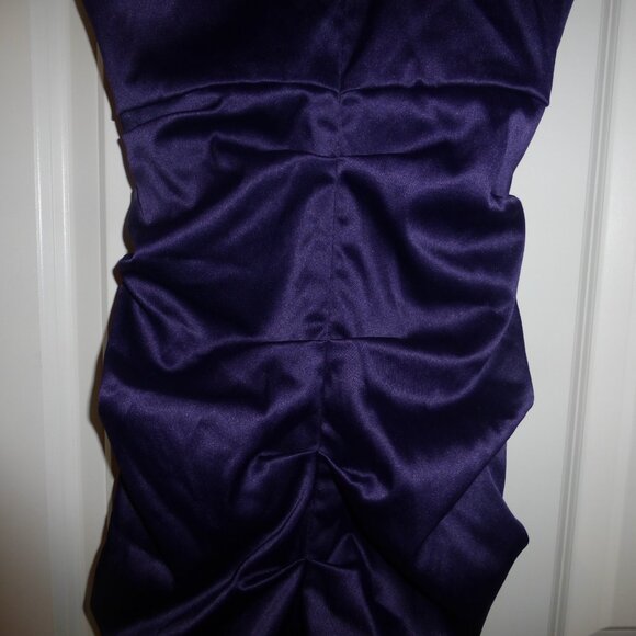 LE-CHATEAU purple plum silky satin cocktail party midi dress - NWT! - Picture 10 of 12
